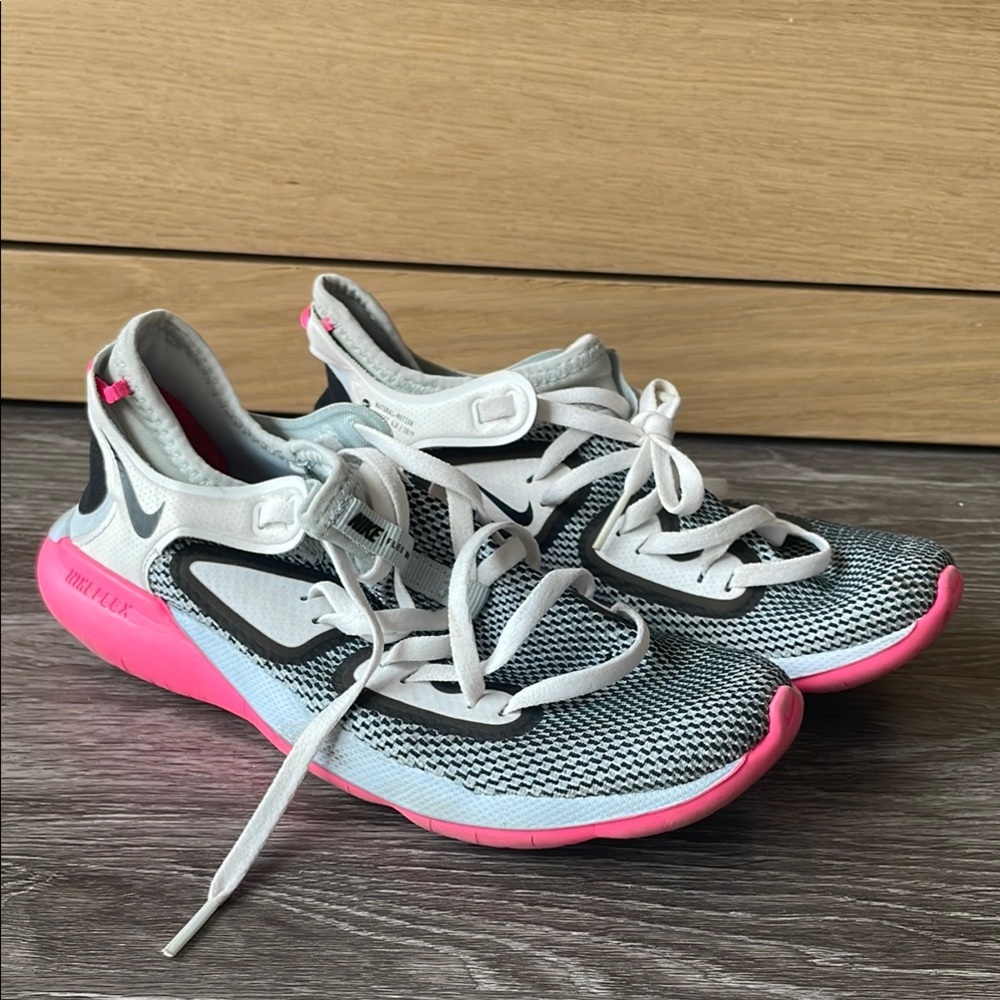 Nike Women's Pink and Gray Athletic Shoes